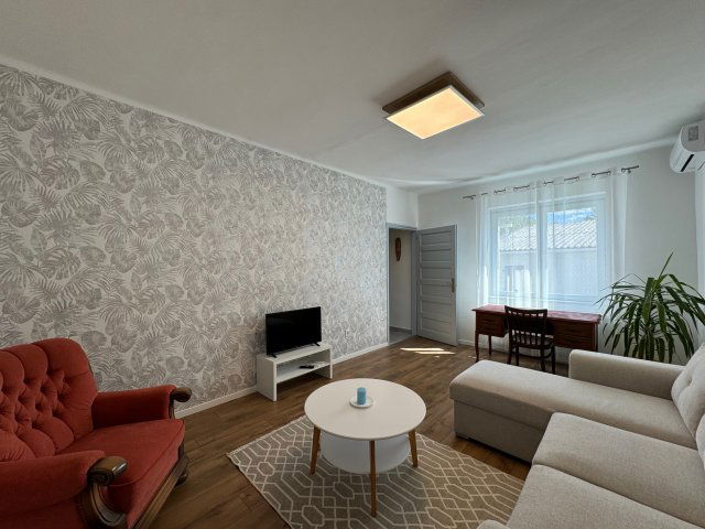 Kiadó téglalakás, albérlet, Pécsett, Szendrey Júlia utcában