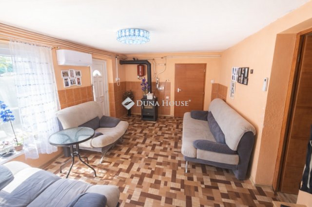 Eladó családi ház, Kecskeméten 35.9 M Ft, 4 szobás