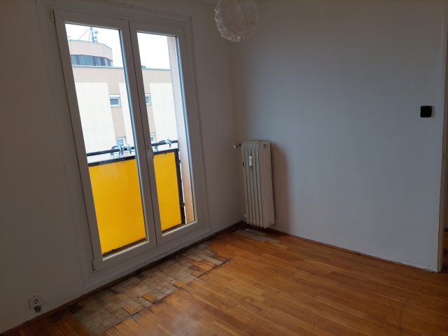 Eladó panellakás, Pécsett 42.3 M Ft, 2 szobás