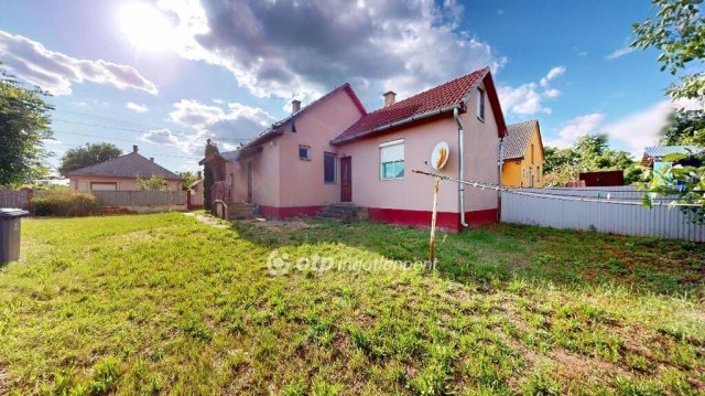 Eladó családi ház, Geszteréden 17.8 M Ft, 3 szobás