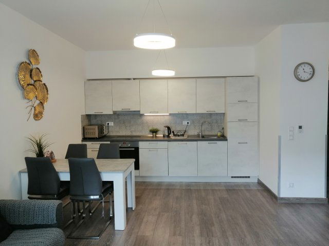Eladó téglalakás, Budapesten, VI. kerületben 0.4 M Ft, 2 szobás