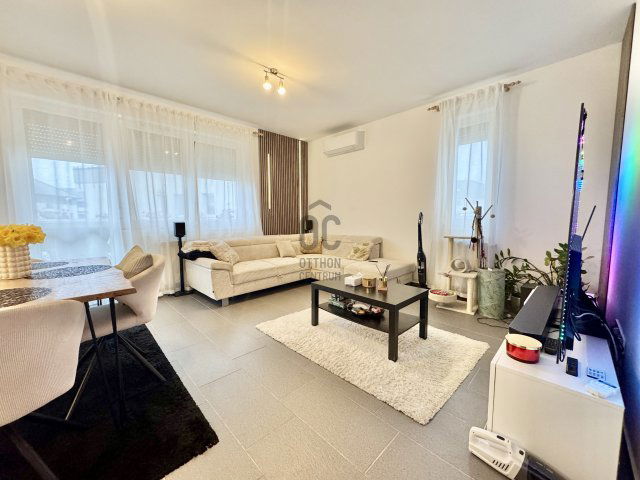 Eladó téglalakás, Dunakeszin 99.95 M Ft, 4 szobás