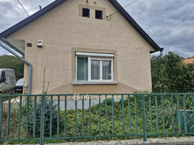 Eladó családi ház, Nagyvejkén 29.9 M Ft, 2+1 szobás
