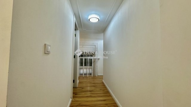 Eladó téglalakás, Budapesten, V. kerületben 83 M Ft, 4 szobás