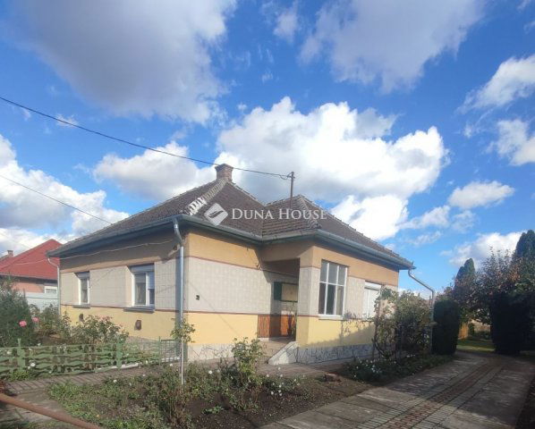 Eladó családi ház, Szolnokon, Martinovics utcában 39.99 M Ft