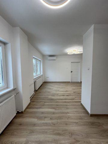 Eladó téglalakás, Győrött 65 M Ft, 3 szobás