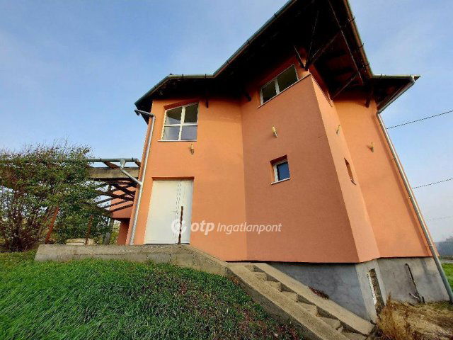 Eladó családi ház, Mezőnyárádon 50 M Ft, 7 szobás