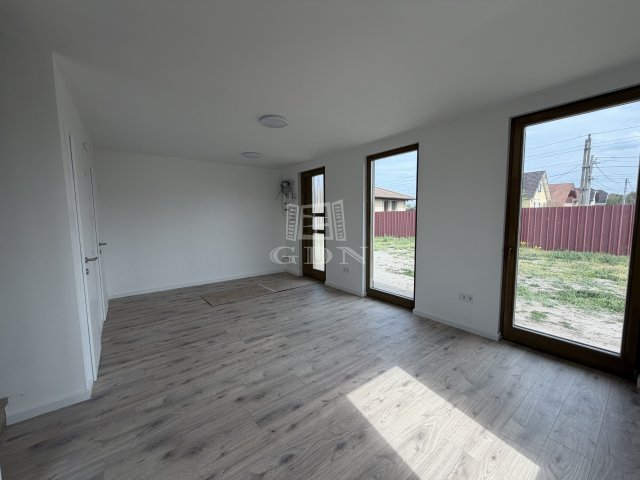 Eladó sorház, Turán 49.9 M Ft, 3 szobás / költözzbe.hu