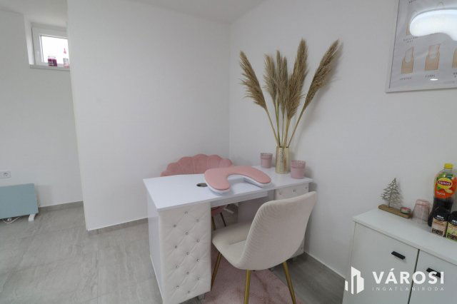 Kiadó üzlethelyiség, Szegeden 85 E Ft / hó, 1 szobás