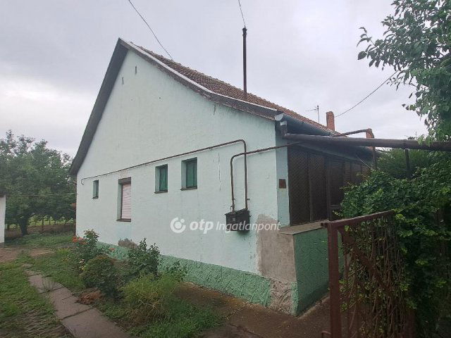 Eladó ikerház, Mezőkovácsházán 12 M Ft, 3 szobás