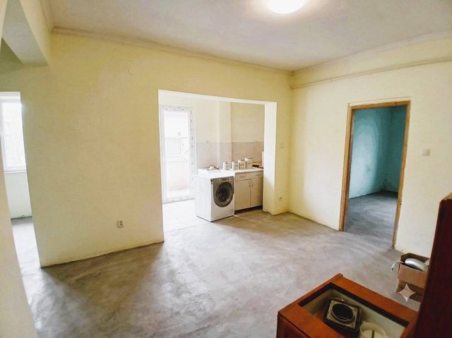 Eladó családi ház, Szigethalmon 89.9 M Ft, 5 szobás