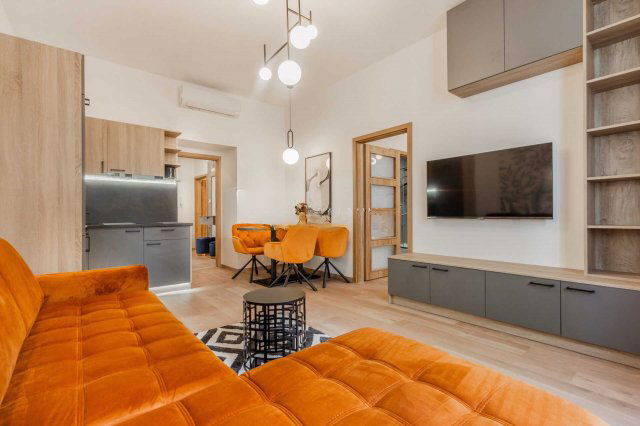 Kiadó téglalakás, albérlet, VI. kerületben, Nagymező utcában