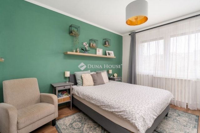 Eladó panellakás, Budapesten, XV. kerületben 88 M Ft, 4 szobás