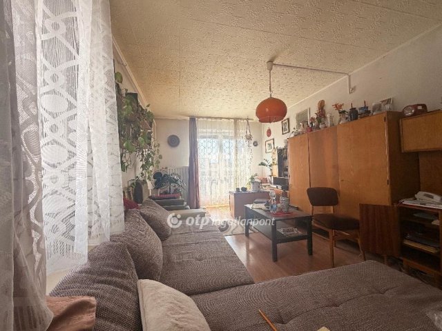 Eladó panellakás, Budapesten, III. kerületben 64.9 M Ft