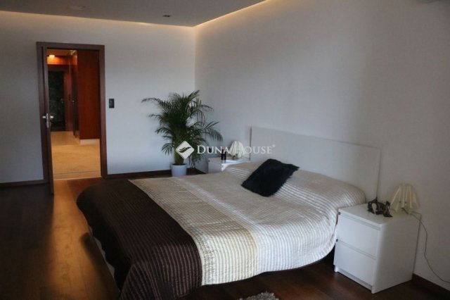 Eladó téglalakás, Budapesten, III. kerületben 326 M Ft, 4 szobás