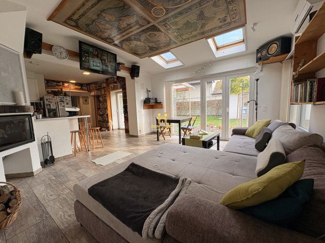 Eladó családi ház, XXI. kerületben, Szentmiklósi úton