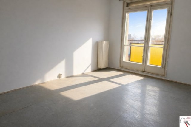 Eladó panellakás, Pécsett 36.9 M Ft, 2 szobás