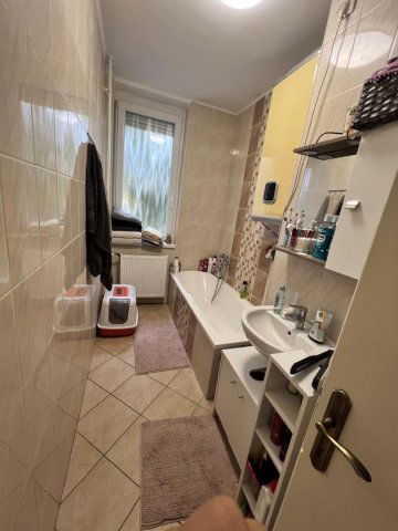Kiadó panellakás, albérlet, Debrecenben 240 E Ft / hó, 4 szobás