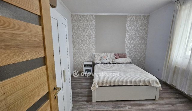 Eladó családi ház, Pusztaszabolcson 106 M Ft, 3 szobás