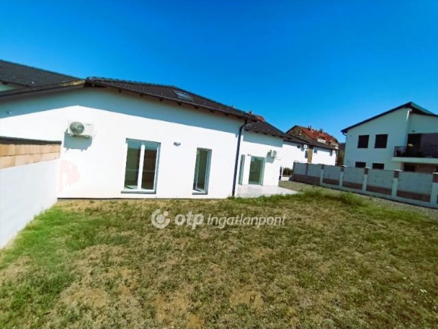 Eladó családi ház, Gyöngyösön 80.5 M Ft, 3+1 szobás