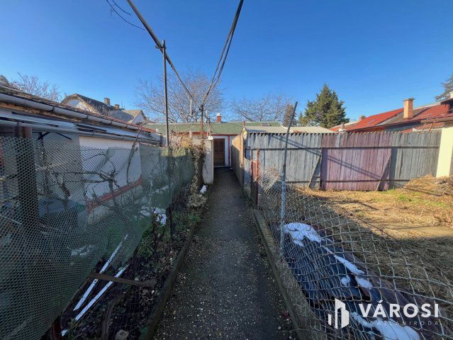 Eladó családi ház, Budapesten, XVIII. kerületben 10 M Ft