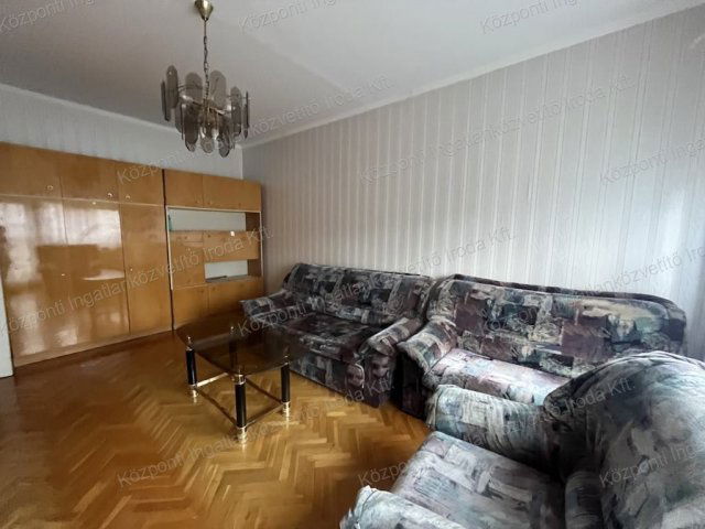 Kiadó panellakás, albérlet, Tatabányán 170 E Ft / hó, 2 szobás