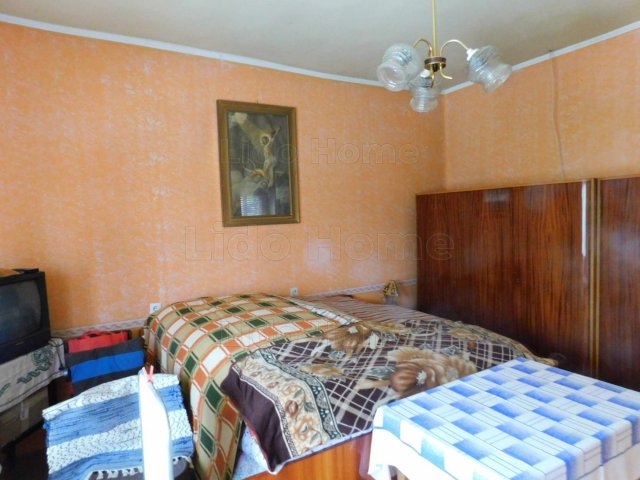 Eladó családi ház, Karádon 18.2 M Ft, 4 szobás