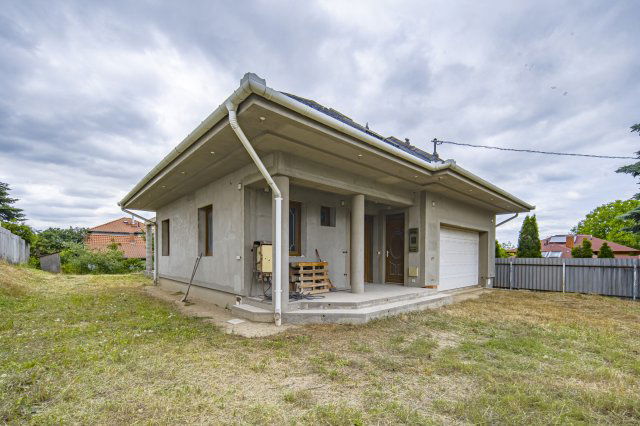 Eladó családi ház, Budapesten, XVII. kerületben, Enying utcában