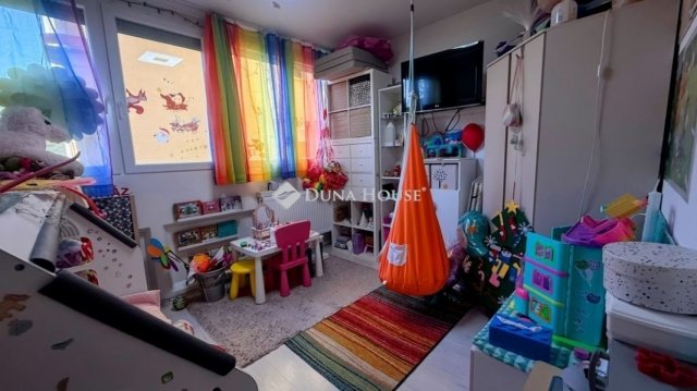 Eladó téglalakás, Szombathelyen 48 M Ft, 3 szobás