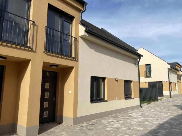 Eladó téglalakás, Balatonszárszón 116.765 M Ft, 4 szobás