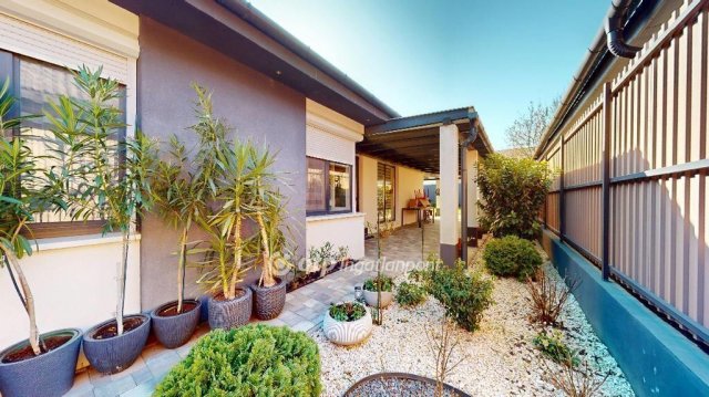 Eladó ikerház, Nyíregyházán 129 M Ft, 2+1 szobás