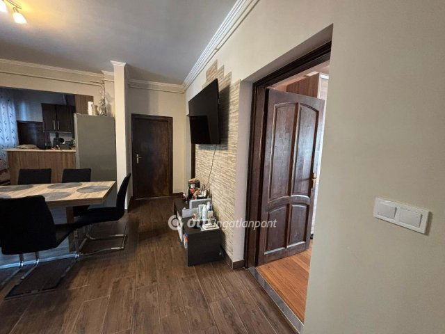 Eladó családi ház, Tégláson 75 M Ft, 2 szobás