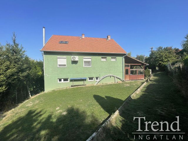Eladó családi ház, Dunaújvárosban 79.9 M Ft, 3 szobás