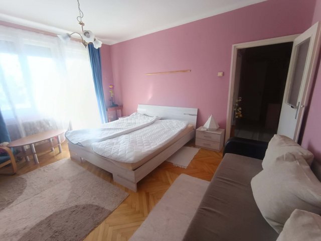 Kiadó téglalakás, albérlet, Komlón, Pécsi úton 100 E Ft / hó