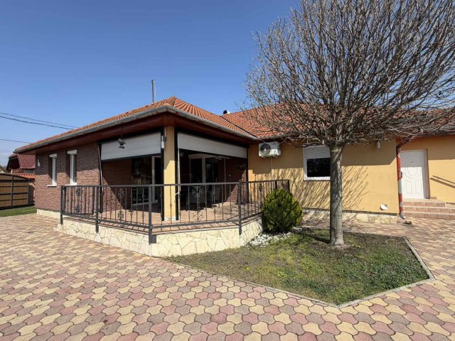 Eladó családi ház, Várpalotán, Tó utcában 149.9 M Ft