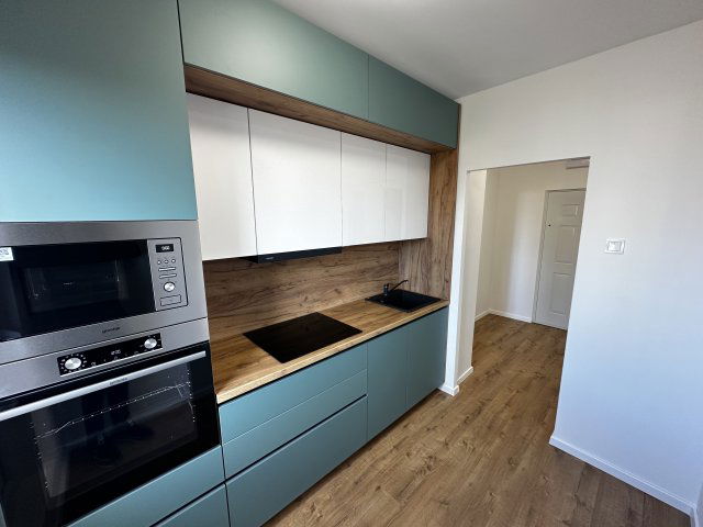 Eladó panellakás, Pécsett, Csontváry utcában 44.9 M Ft