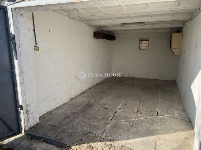 Eladó ipari ingatlan, Várpalotán 7.5 M Ft / költözzbe.hu