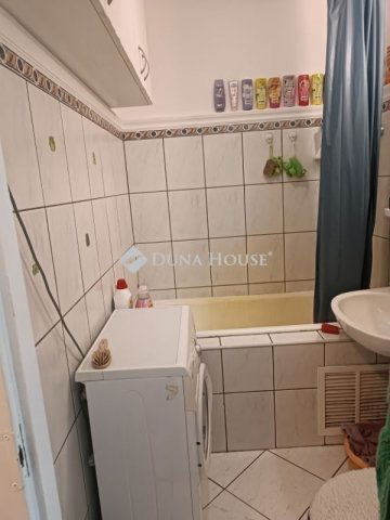 Eladó panellakás, Szegeden 51.49 M Ft, 2 szobás