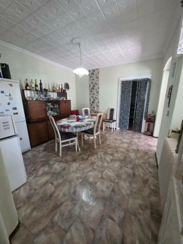 Eladó családi ház, Újrónafőn 49.9 M Ft, 2 szobás