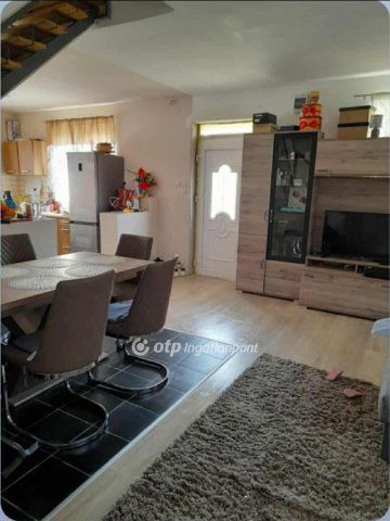 Eladó családi ház, Jászapátiban 17.79 M Ft, 2 szobás