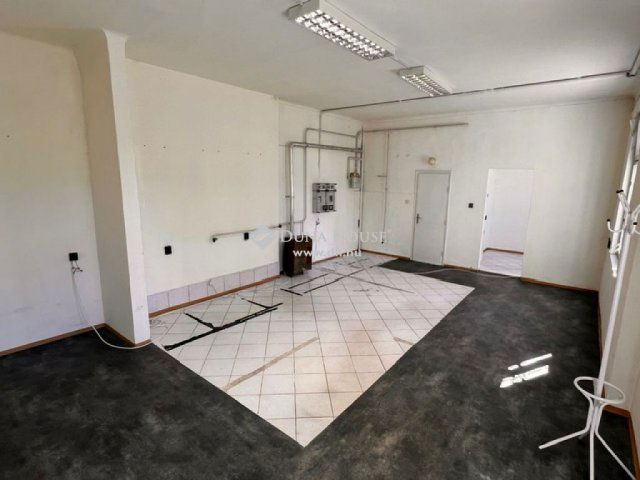 Eladó üzlethelyiség, Budapesten, X. kerületben 37.9 M Ft