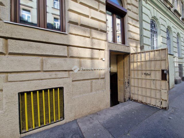 Eladó téglalakás, Budapesten, VII. kerületben 17.9 M Ft