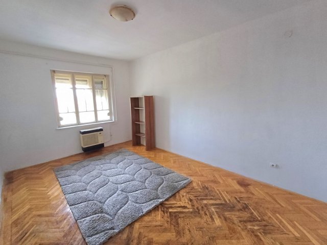 Eladó téglalakás, Debrecenben 37.5 M Ft, 1+1 szobás