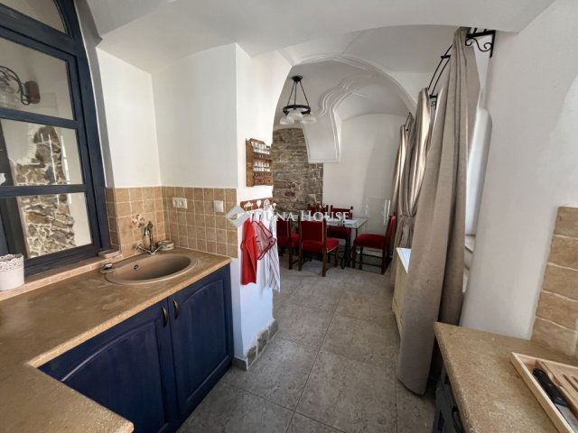 Eladó családi ház, Veszprémben 79 M Ft, 3 szobás