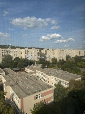 Eladó panellakás, Budapesten, III. kerületben 149.99 M Ft