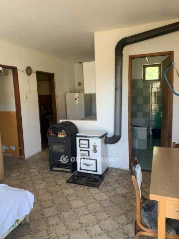 Eladó családi ház, Tápiószőlősön 12.99 M Ft, 1+2 szobás
