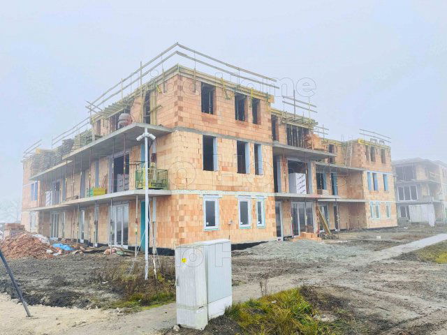 Eladó téglalakás, Győrött 81.745 M Ft, 3 szobás