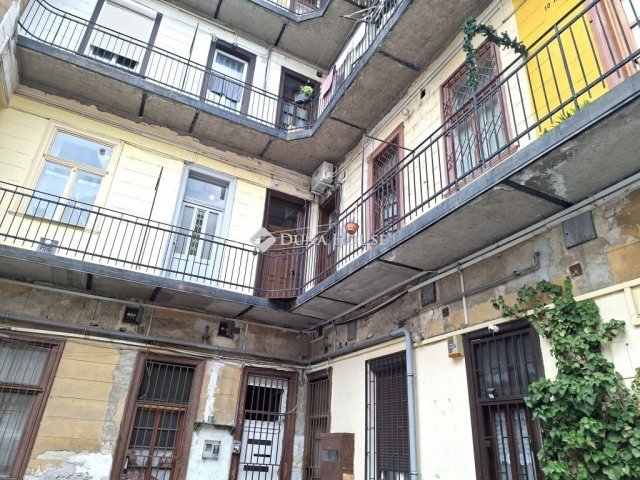 Eladó téglalakás, Budapesten, VIII. kerületben 58.9 M Ft