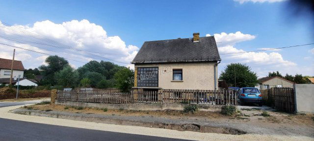 Eladó családi ház, Csörögön 41.9 M Ft, 3+1 szobás