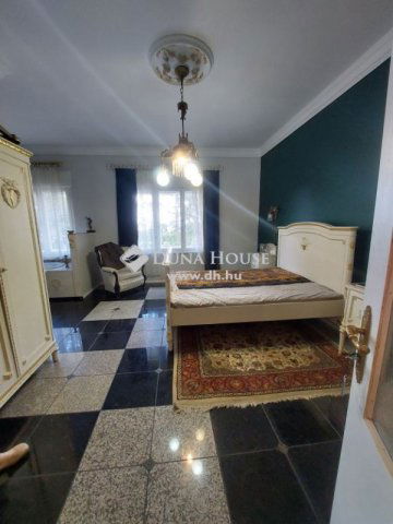 Eladó családi ház, Tahitótfalun 609.6 M Ft, 7 szobás